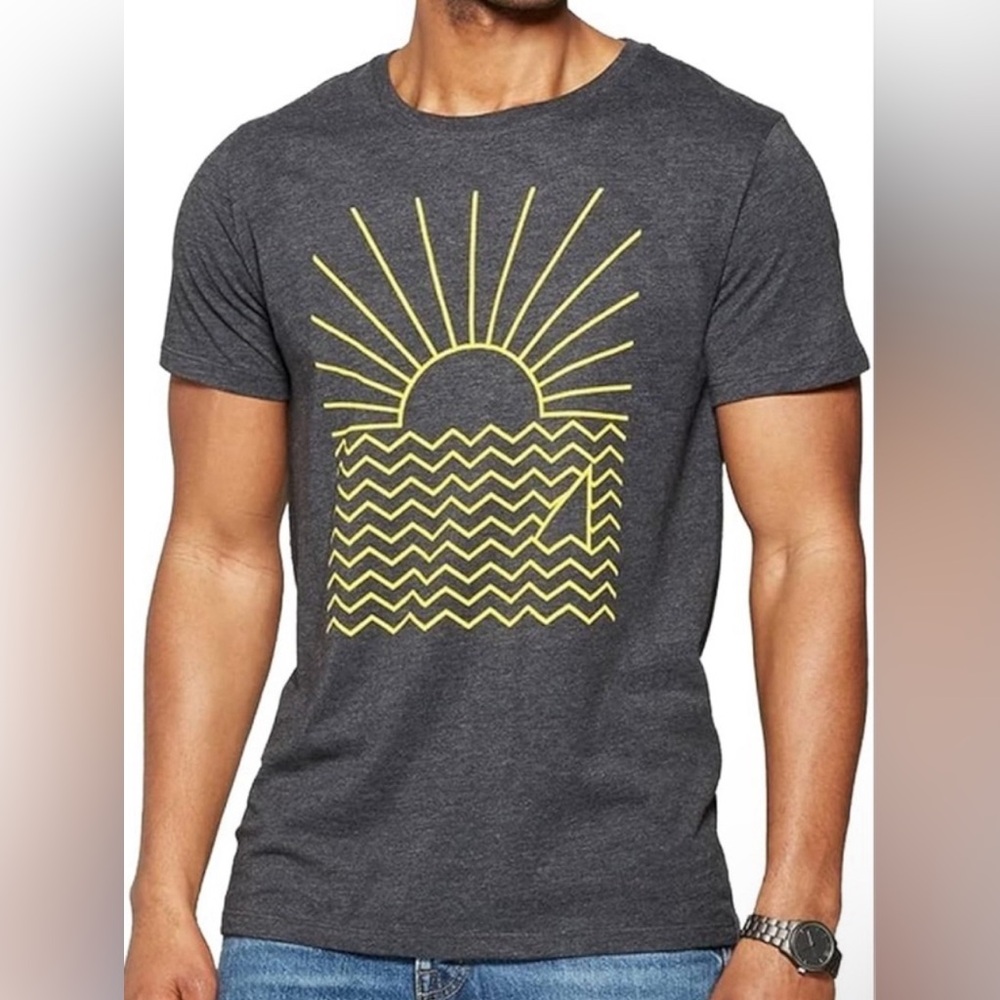 GOODFELLOW SUN T SHIRT